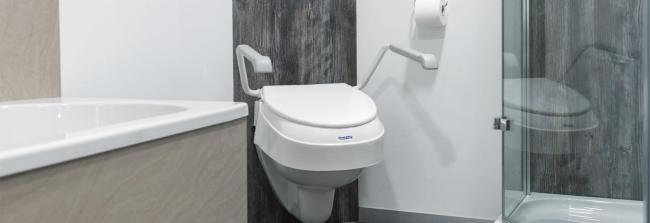 Aquatec Toiletverhoger met verstelbare armsteunen