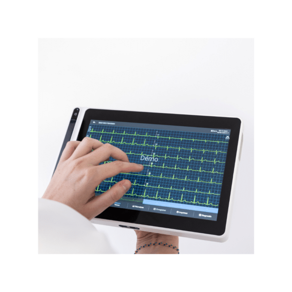 1414-Tablet-ECG-Cardiomate-EVI-7-1